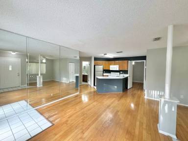 Main picture of 8302 Waterview Way