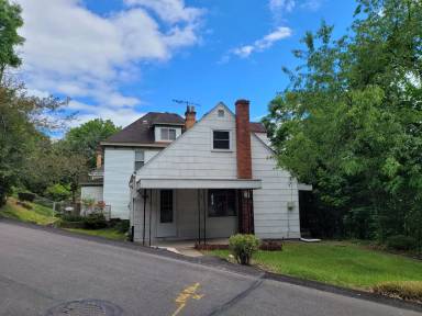 Main picture of 1460 Obey St