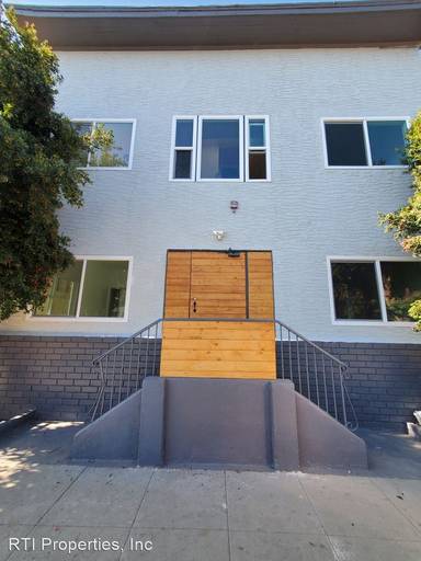 Main picture of 1883 W 20th St