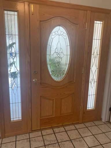 Main picture of 3200 Niagara Way