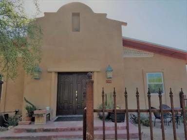 Main picture of 927 N Perry Ave