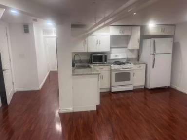 Main picture of 2828 W Lunt Ave