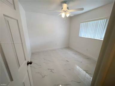 Main picture of 752 NW 4th St