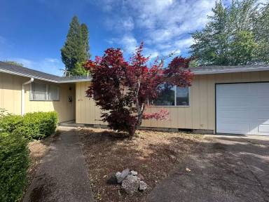 Main picture of 475 NW Walnut Blvd