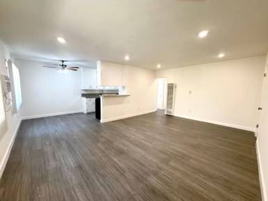 Main picture of 5130 Yarmouth Ave
