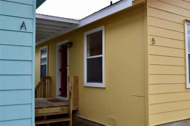 Main picture of 3103 E 13th St