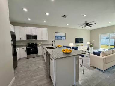 Main picture of 405 Cocoa Ct