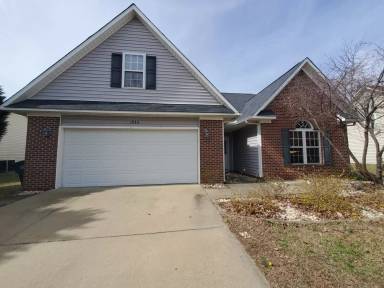 Main picture of 1932 Yellowbrick Rd