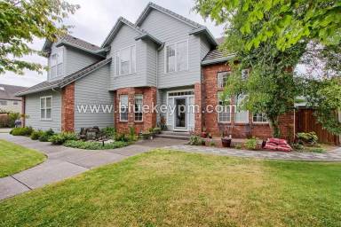 Main picture of 17723 SE 36th Way
