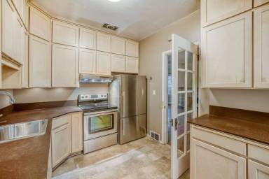 Main picture of 1952 26th Ave E