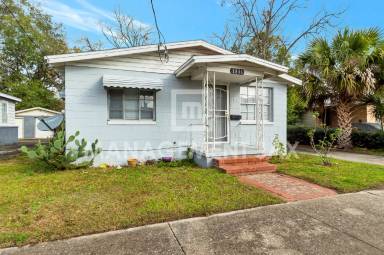 Main picture of 1811 W 23rd St