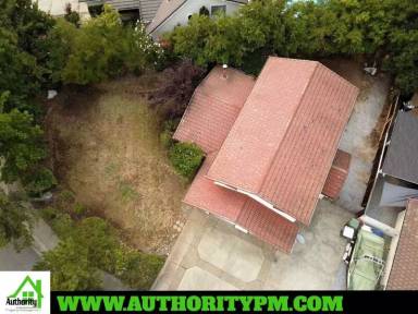 Main picture of 711 Teakwood Dr