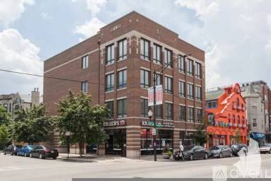 Main picture of 1031 W Belmont Ave