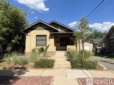 Main picture of 1666 Clermont St
