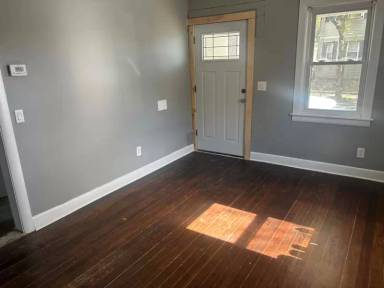 Main picture of 105 Silver Lake Ave