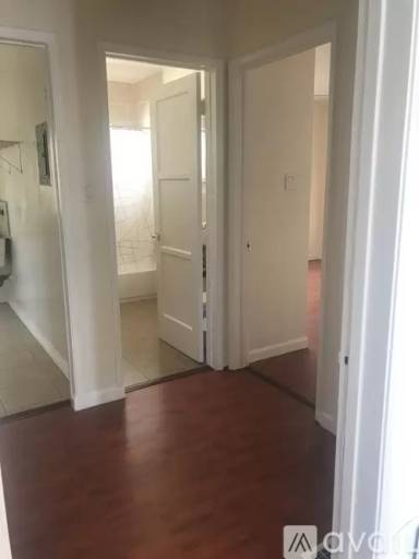 Main picture of 664 W Glenoaks Blvd