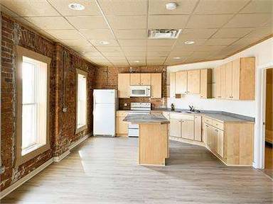 Main picture of 2699 Guoin St