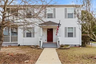 Main picture of 711 W Blount St