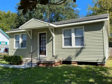 Main picture of 115 Woodrow St