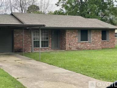Main picture of 4010 Honeysuckle Ln