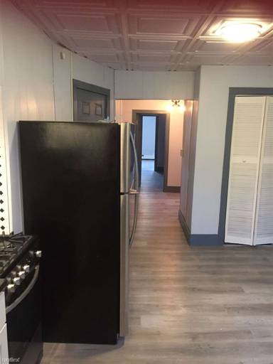 Main picture of 708 Broadway