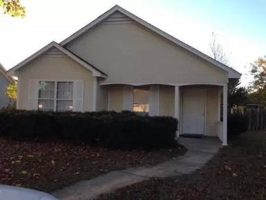 Main picture of 302 Kensington Cir