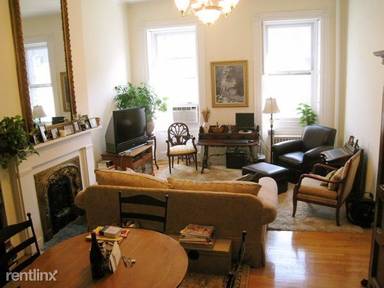 Main picture of 22 W 9th St