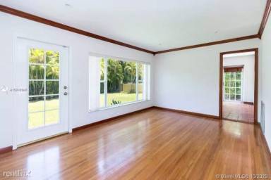 Main picture of 4930 Riviera Dr