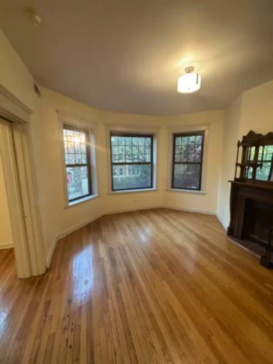 Main picture of 5120 N Kenmore Ave