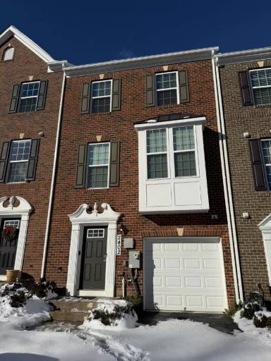 Main picture of 2402 Avondale Overlook Dr