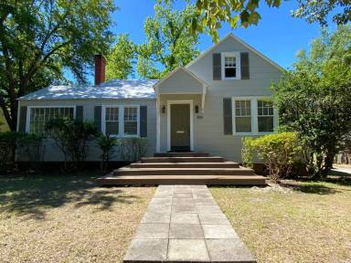 Main picture of 519 Columbus Dr