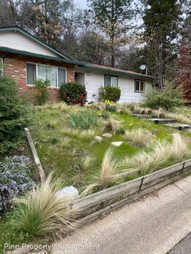 Main picture of 920 Royal Oaks Dr