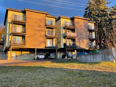 Main picture of 221 E C St