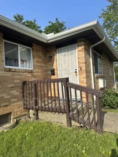 Main picture of 1709-11 Elaine Rd