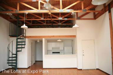 Main picture of 4118 Commerce St