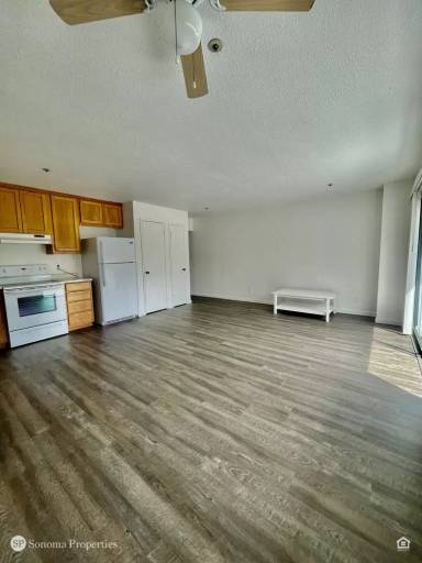 Main picture of 1274 Broadway