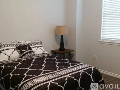 Main picture of 509 S Guadalupe St