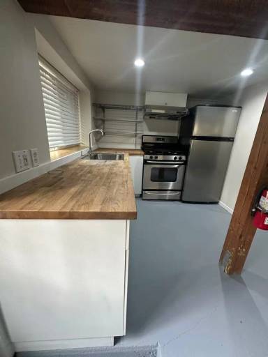 Main picture of 121 11th Ave E