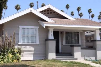 Main picture of 5028 S Van Ness Ave