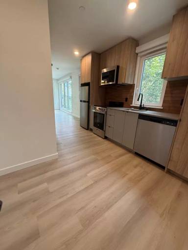 Main picture of 4015 Stone Way N