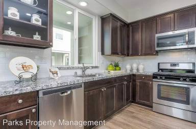 Main picture of 905 Tierney Pl
