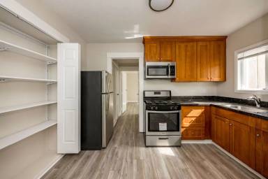 Main picture of 88 N 7th St