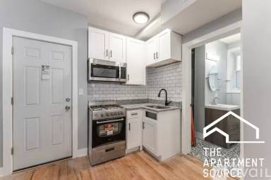 Main picture of 1624 W Beach Ave