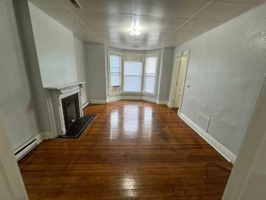 Main picture of 432 W 3rd St