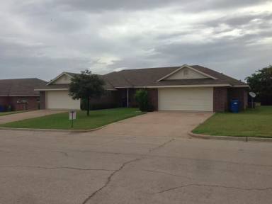 Main picture of 600 - 602 Park Ln