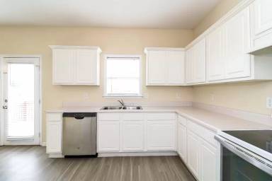 Main picture of 36 Faircloth Ct