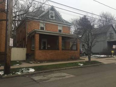 Main picture of 915 Cranberry St