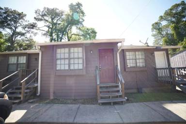 Main picture of Mission Road Triplexes