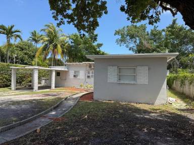 Main picture of 10335 NW 2nd Ct