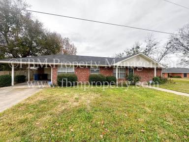Main picture of 828 Park Ln